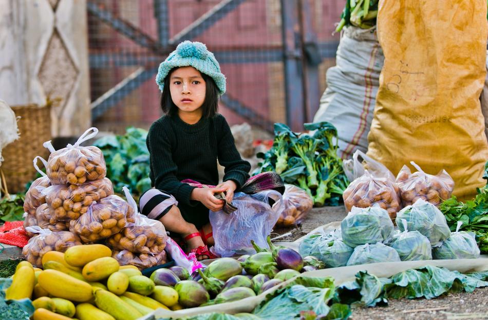 photo of Morning Market Child Selling