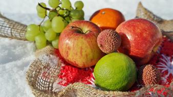 Fruit Apple and Mandarin