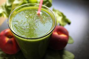 smoothie with cucumber and spinach