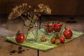 Tomatoes and garlic on table