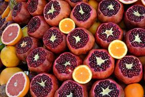 Grapefruits and pomegranates in Istanbul