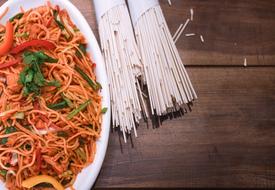 chinese chicken chowmein with noodles