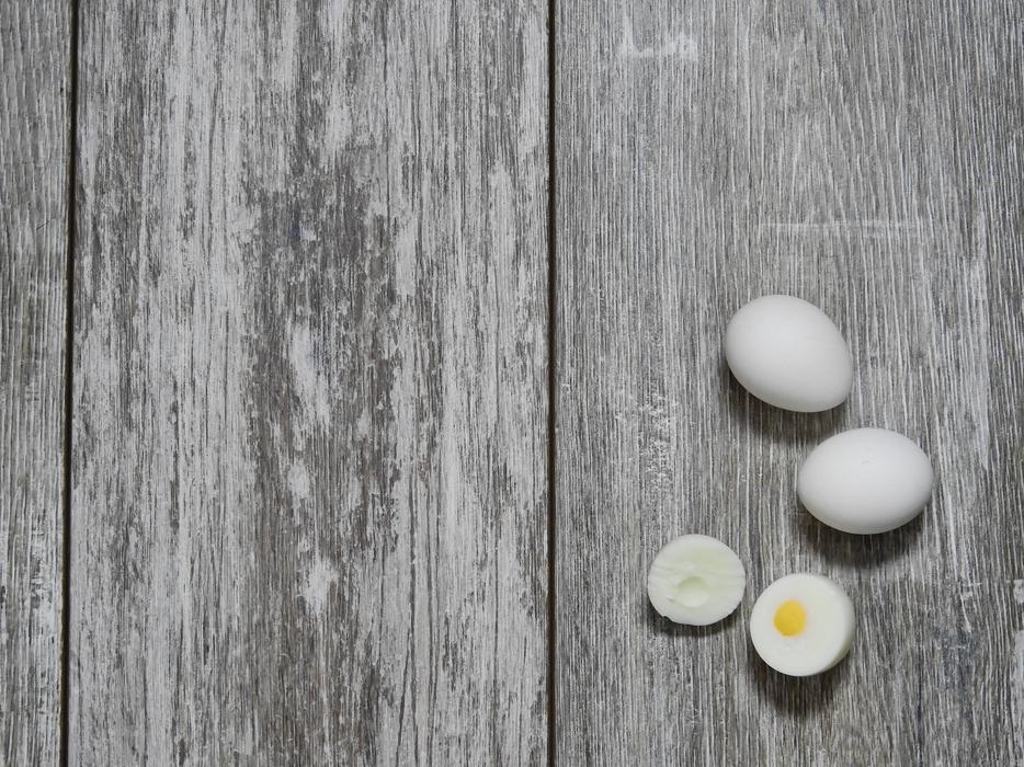 Eggs on wood