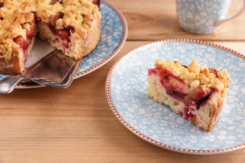 Cake Plum Streusel