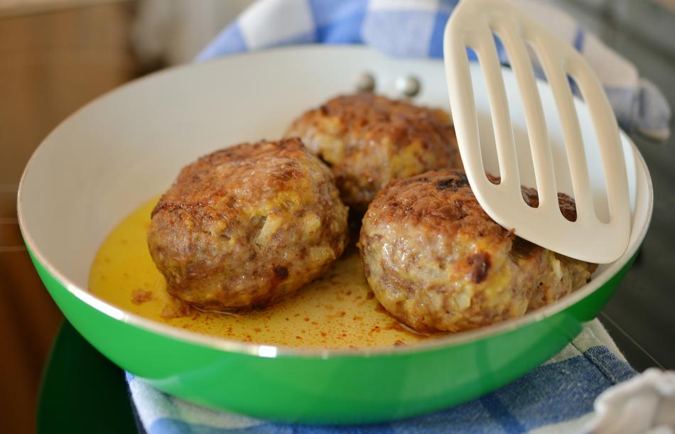 Meatballs Coleslaw in Pan