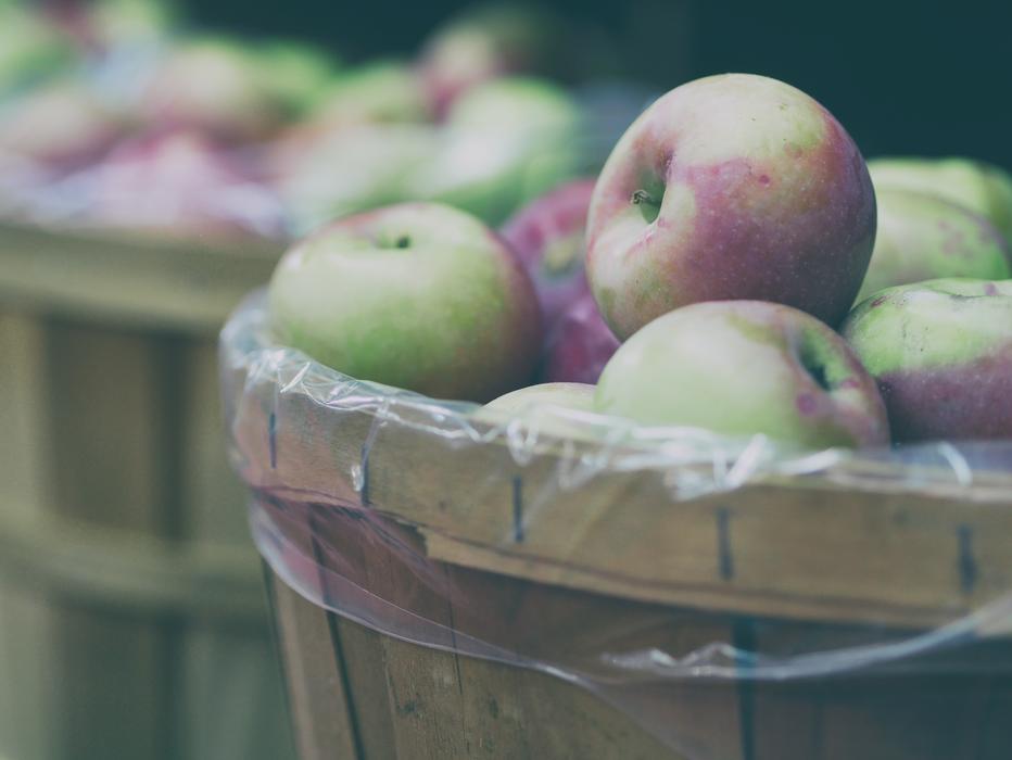 Apples Basket Blur