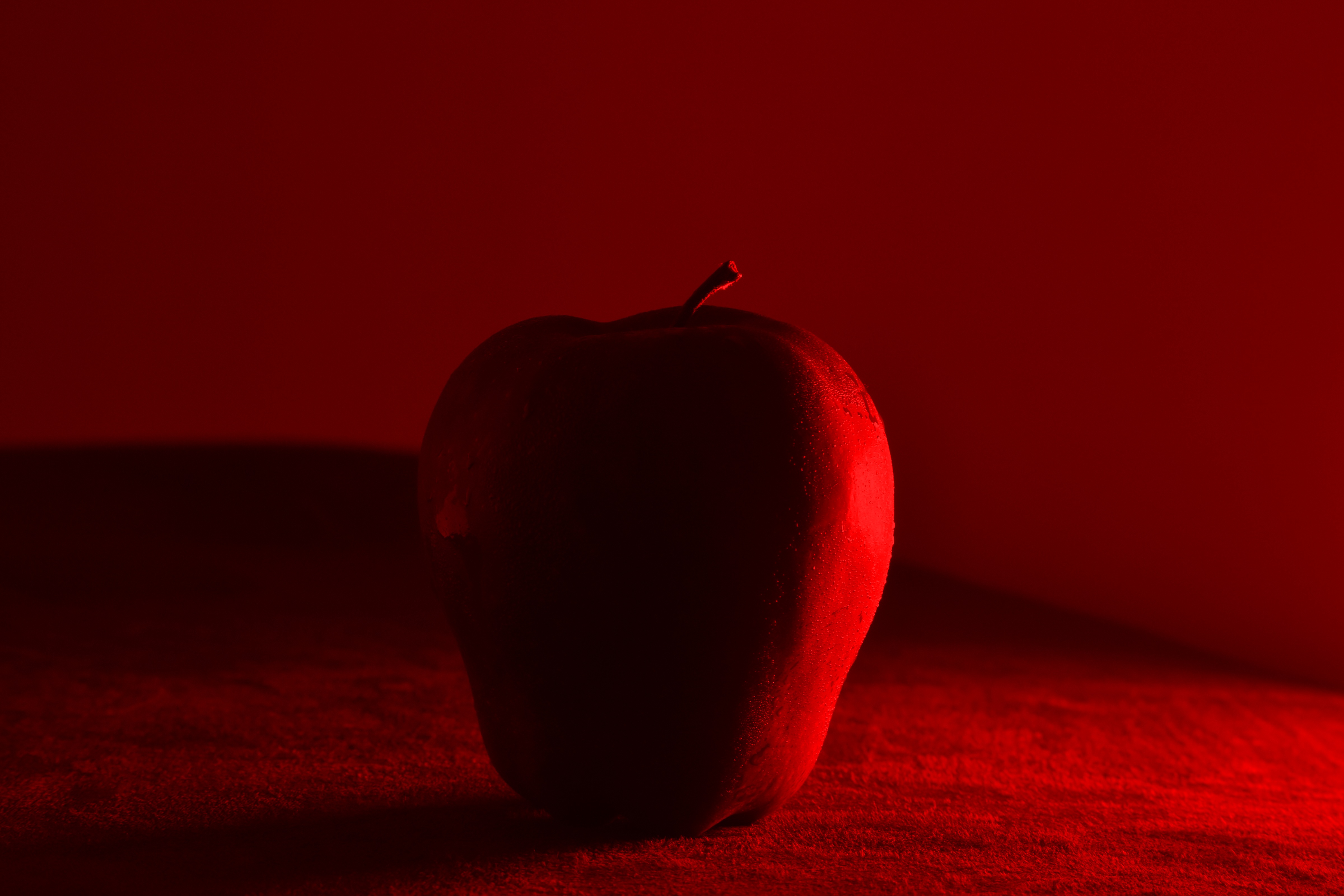 Яблоки красная луна