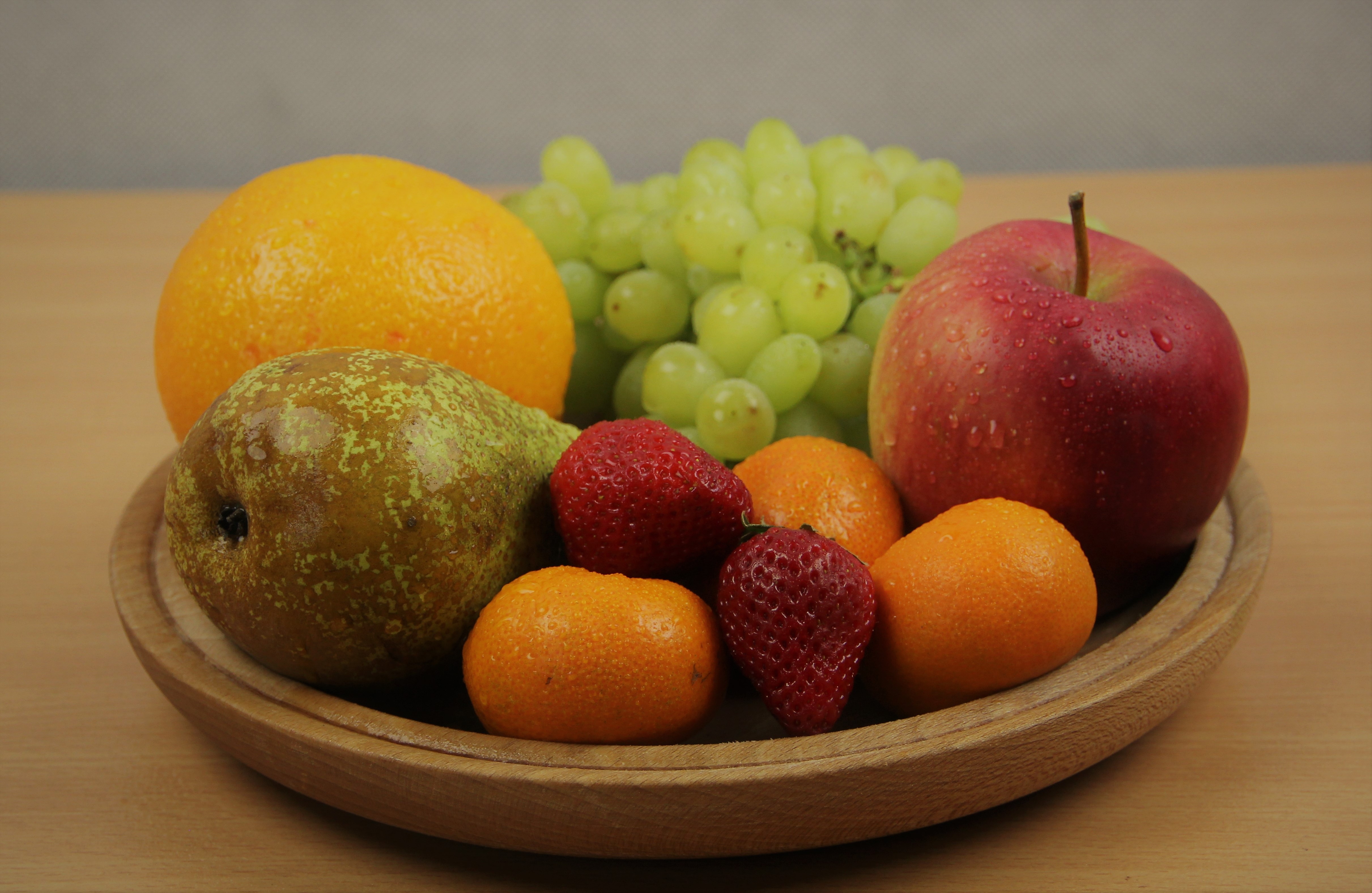 Фрукты предмет. Здоровое питание фрукты. Полезные продукты фрукты. Волшебные фрукты. Правильные фрукты.