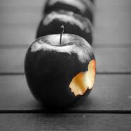 black Apple Fruit Bite