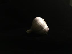 Black Low Key Garlic