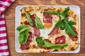 Pizza Bacon Greens