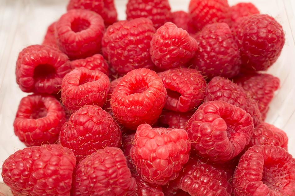Raspberry micro photography