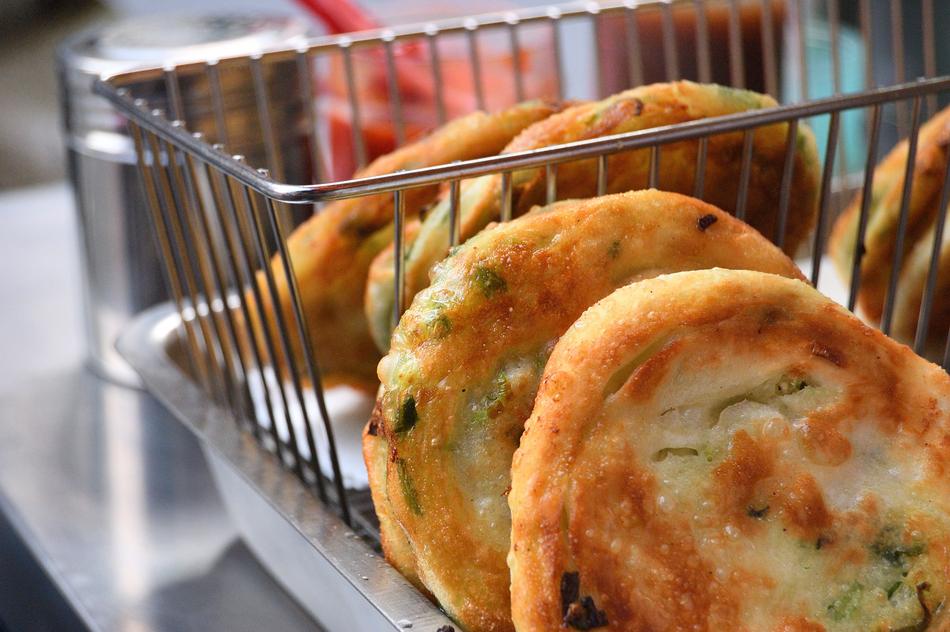 Delicious green scallion pies
