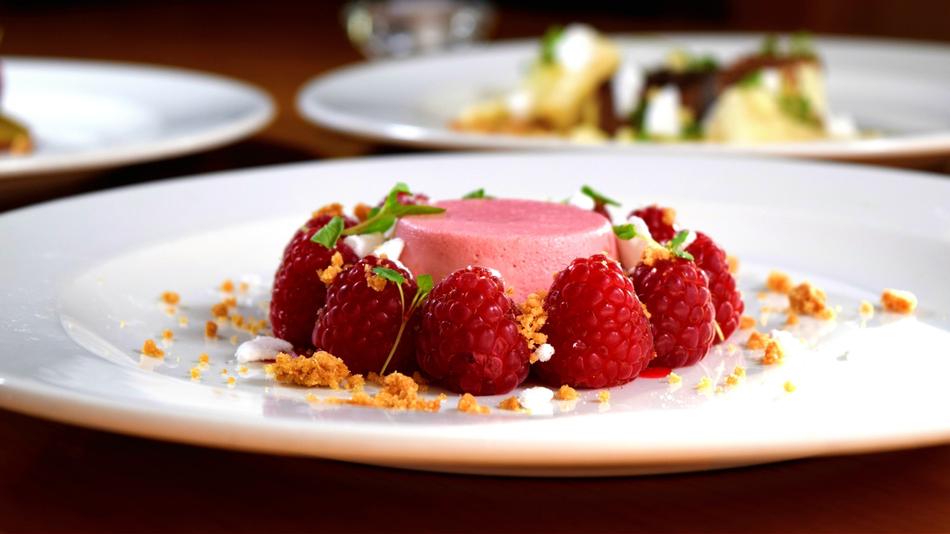 Dessert Strawberry Bellows