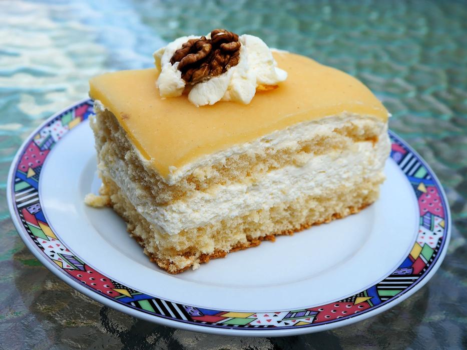 Cake Nut Lubeck