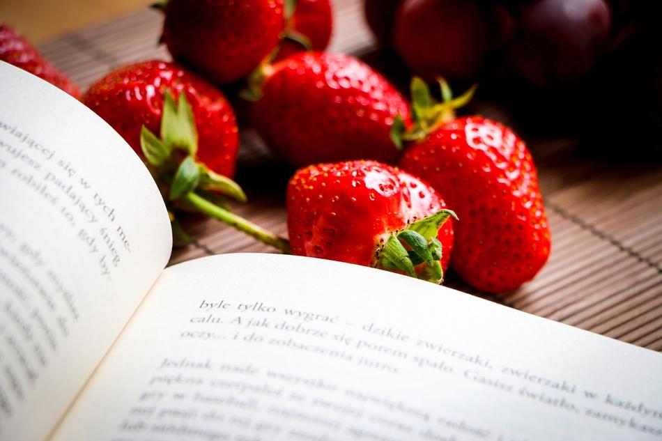 Book Relaxation Strawberries