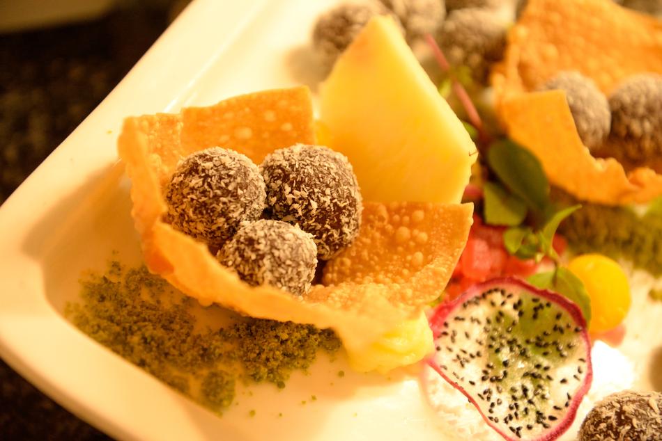 Truffles in desiccated coconut, Sweet Dessert
