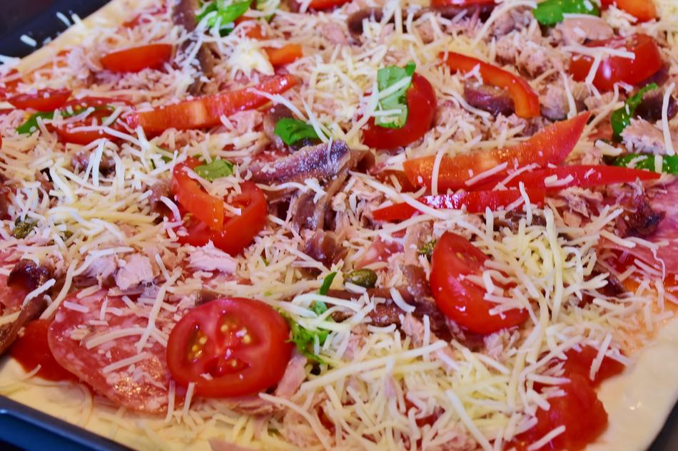 Pizza Topping Crude Tomatoes