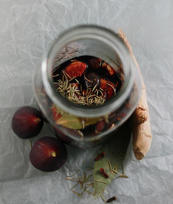 Fig Ginger Herbs in jar