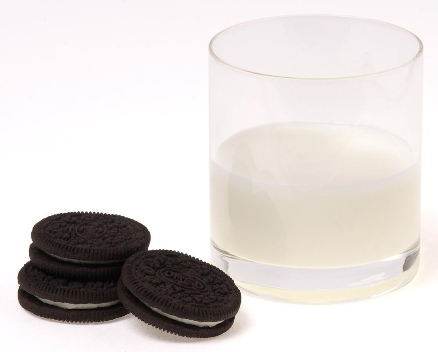 Chocolate chip cookies with warm milk
