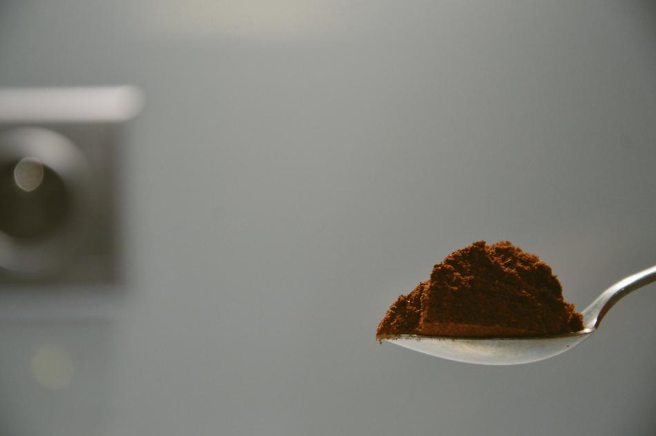 handful of coffee on spoon