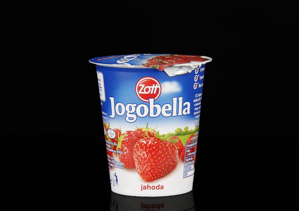 Yogurt Strawberry Composition