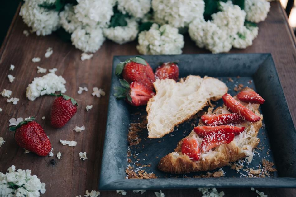 White Flower Plate