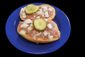 meat sandwich with cucumber