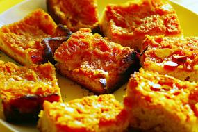 Cake with Cider Almonds