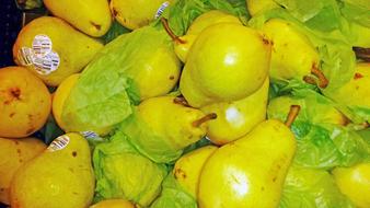 sale of juicy pears