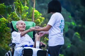 Hospice Caring For Elder