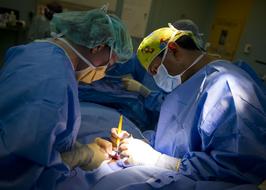 operating surgeons in hospital