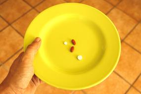 Pill Plate yellow