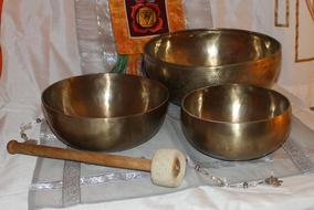 Singing Bowls bronze