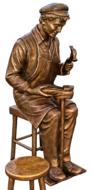 Schuster Historically statue