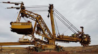 Machine Excavator