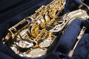 Instruments Craft gold
