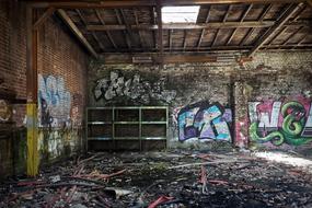 Lost Places Rooms graffiti ruin
