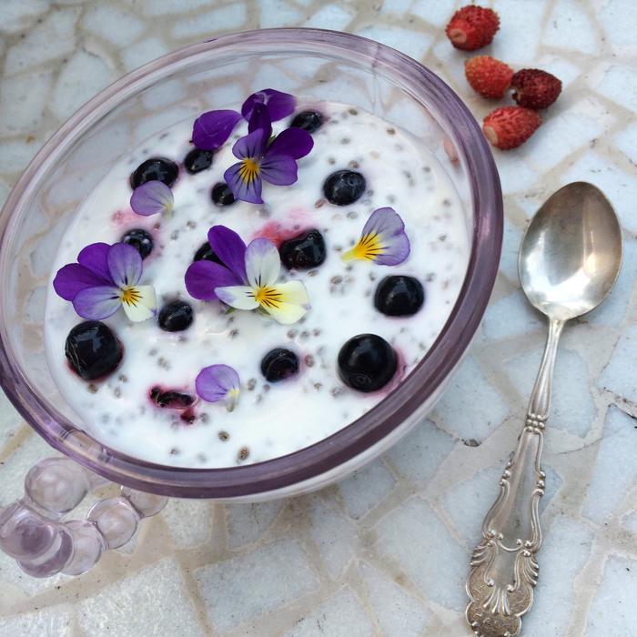 breakfast with berries and violets