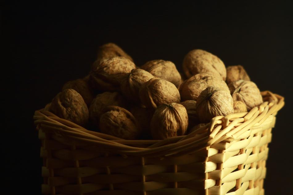 Nuts basket