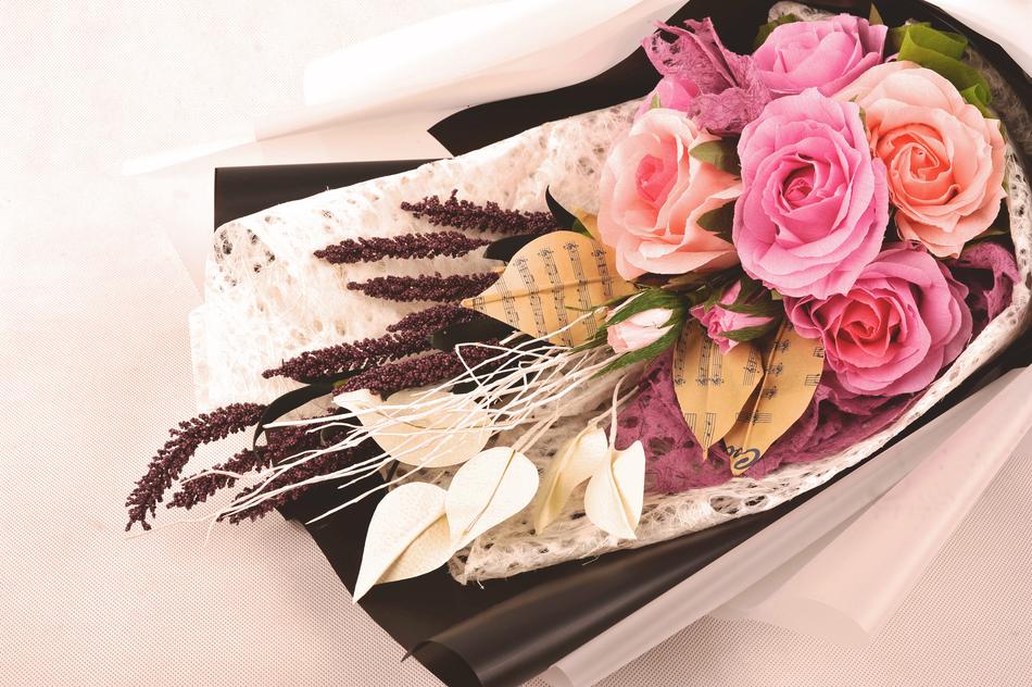 floristry, creating bouquets with your own hands