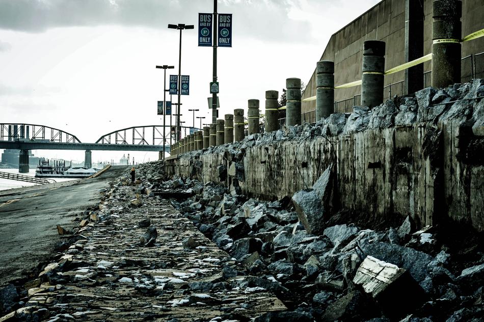 messy embankment in city at winter