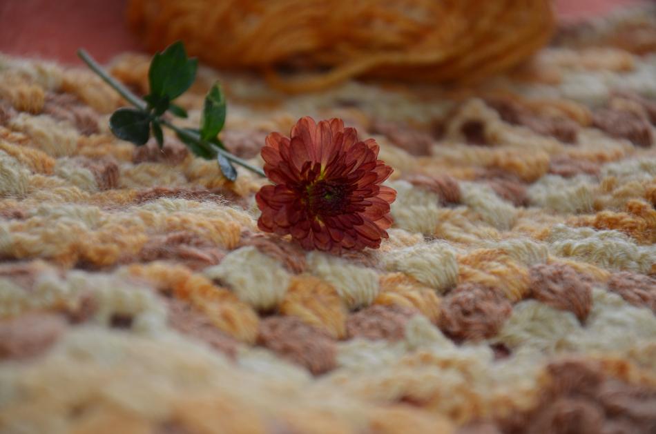 flower on the knitted surface
