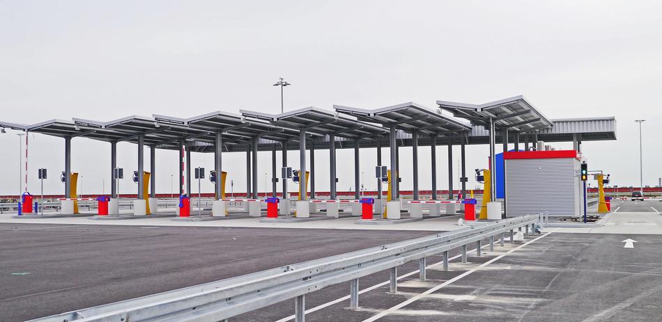 customs building for cargo clearance
