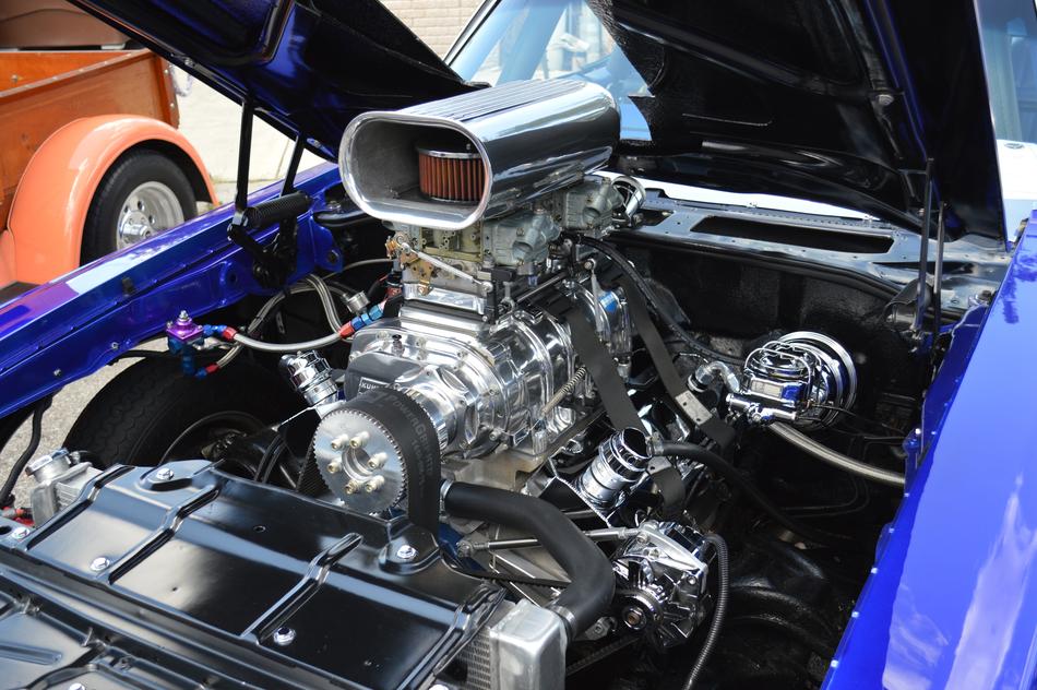 Engine Racing car