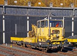 Construction Train Rotten Cars yellow