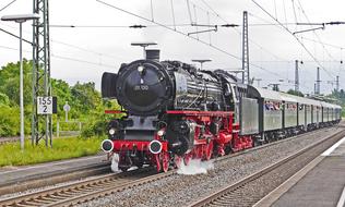 Steam Locomotive red black