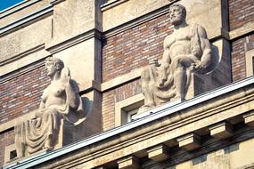 Facade Statue people