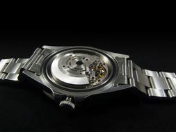 mechanics of wrist watch