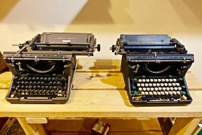 Typewriters Antique